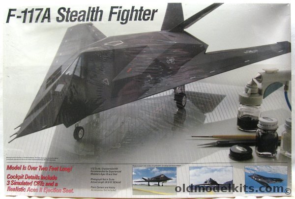 Testors 1/32 Lockheed F-117A Stealth Fighter, 570 plastic model kit